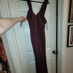 Lulu's Women's Burgundy V-Neck Sleeveless Evening Dress